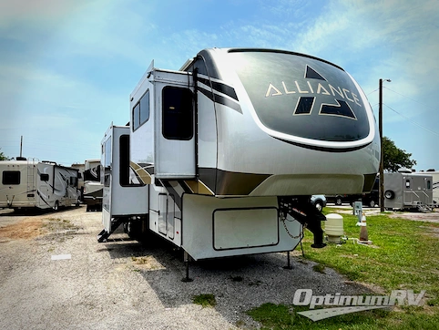 Used 2022 Alliance Paradigm 385FL Featured Photo