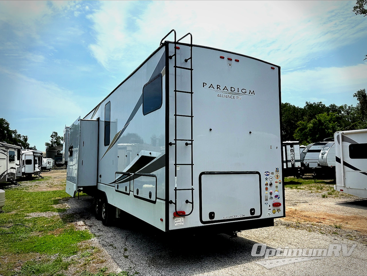 2022 Alliance Paradigm 385FL Photo 2