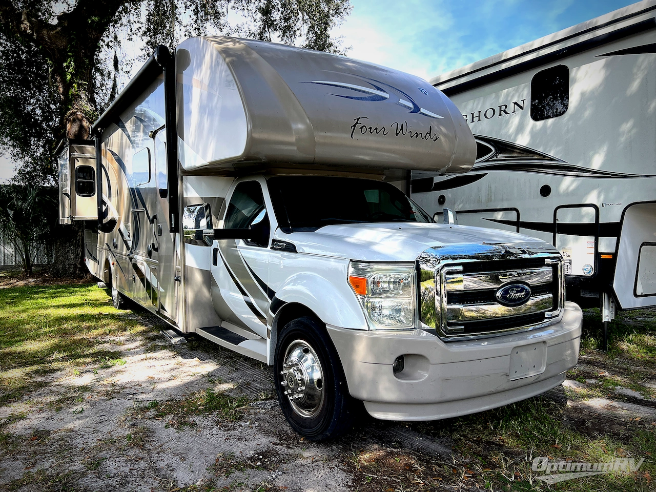 2015 Thor Four Winds Super C 35SK Photo 1