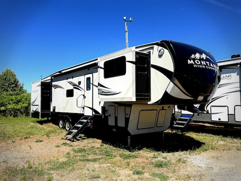 Used 2016 Keystone Montana High Country 375FL Featured Photo