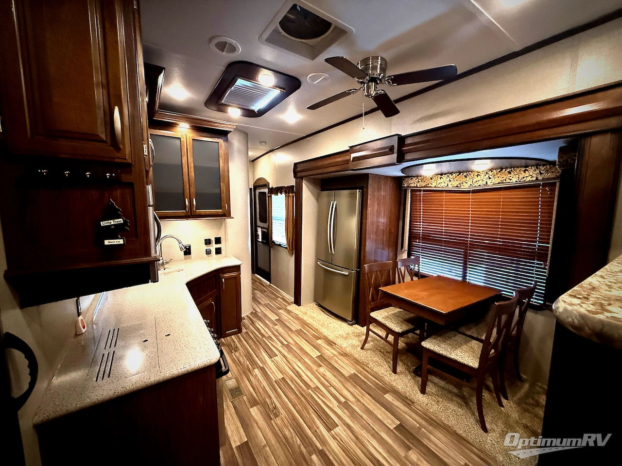 2016 Keystone Montana High Country 375FL Photo 6