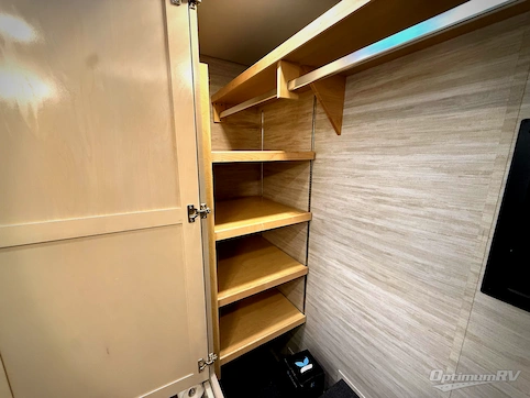 2023 Newmar Ventana 4369 RV Photo 4