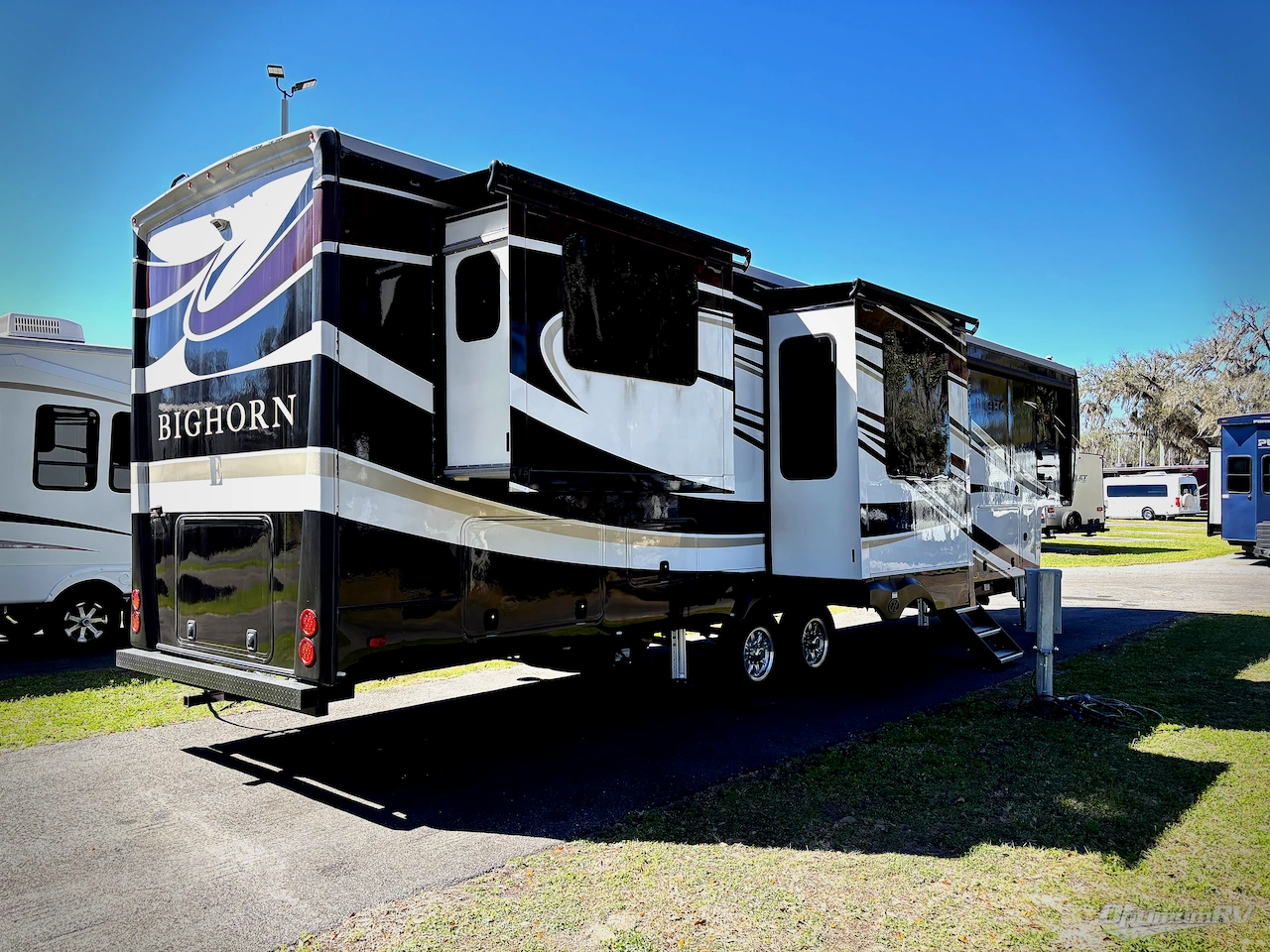 2019 Heartland Bighorn 3980RRD Photo 2