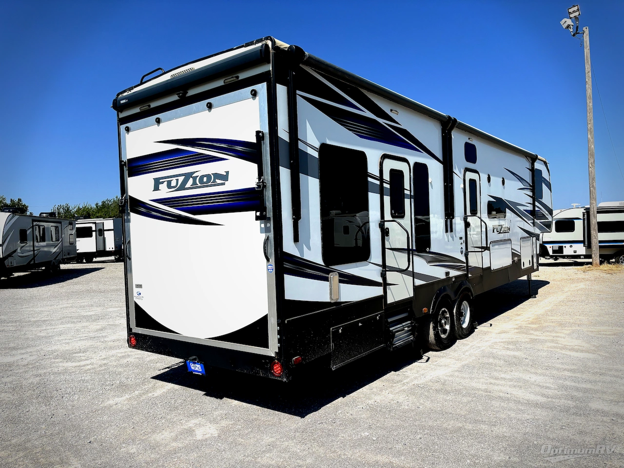2019 Keystone Fuzion 369 Photo 2