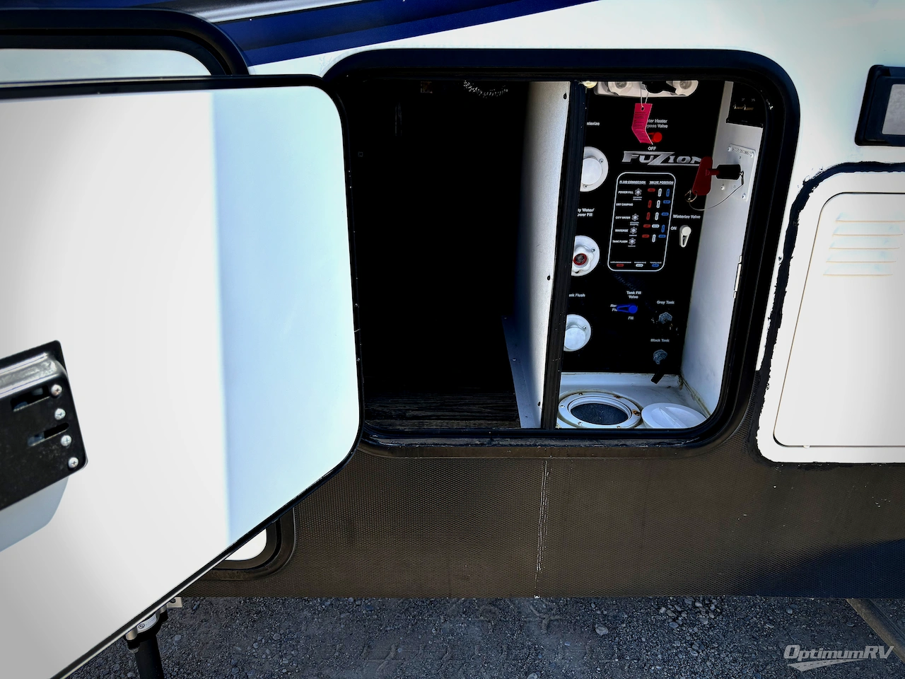 2019 Keystone Fuzion 369 Photo 18