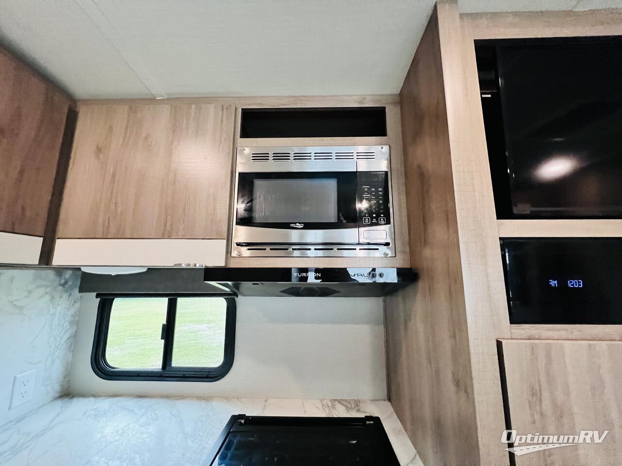 2021 Grand Design Imagine 2400BH Photo 12