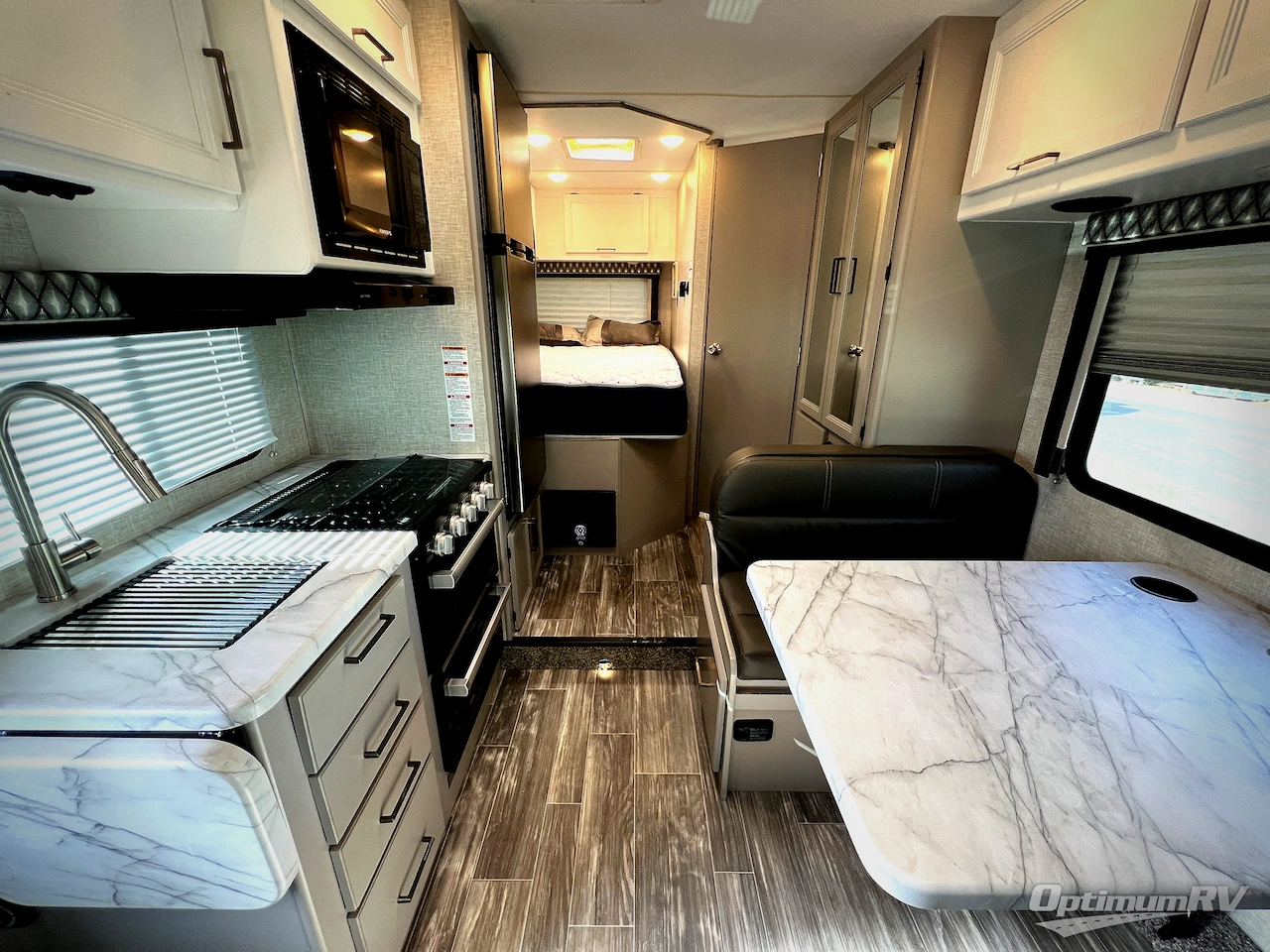 2024 Thor Geneva 22VT Photo 18