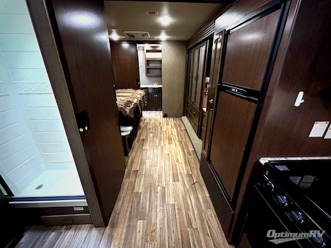 2018 Thor ACE 32.1 RV Photo 3