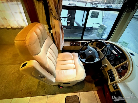 2008 Fleetwood Discovery 40X RV Photo 2