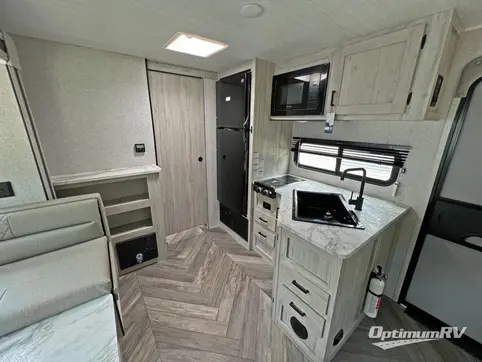 2023 East To West Della Terra 240RLLE RV Photo 2