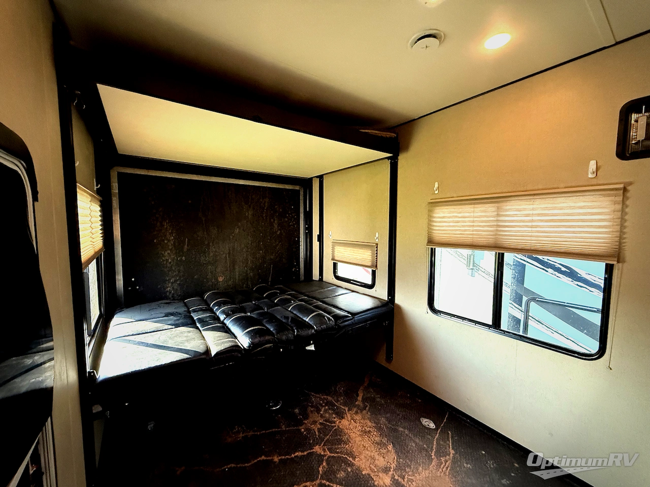 2016 Dutchmen Triton 3451 Photo 10