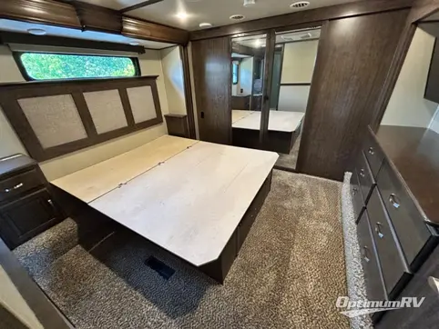 2017 Grand Design Solitude 384GK RV Photo 4