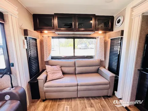 2019 Jayco Eagle 321RSTS RV Photo 2