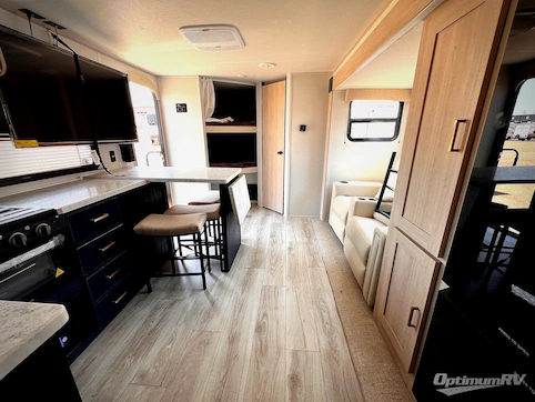 2025 Prime Time Avenger 25MKB RV Photo 2