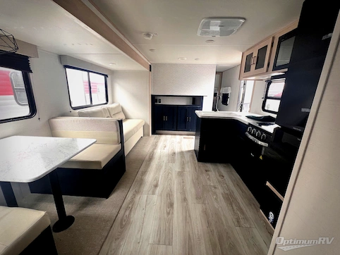 2025 Prime Time Avenger LE 28QBSLE RV Photo 2