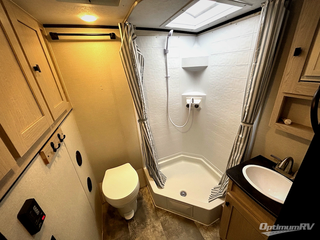 2023 Coachmen Apex Nano 203RBK Photo 11