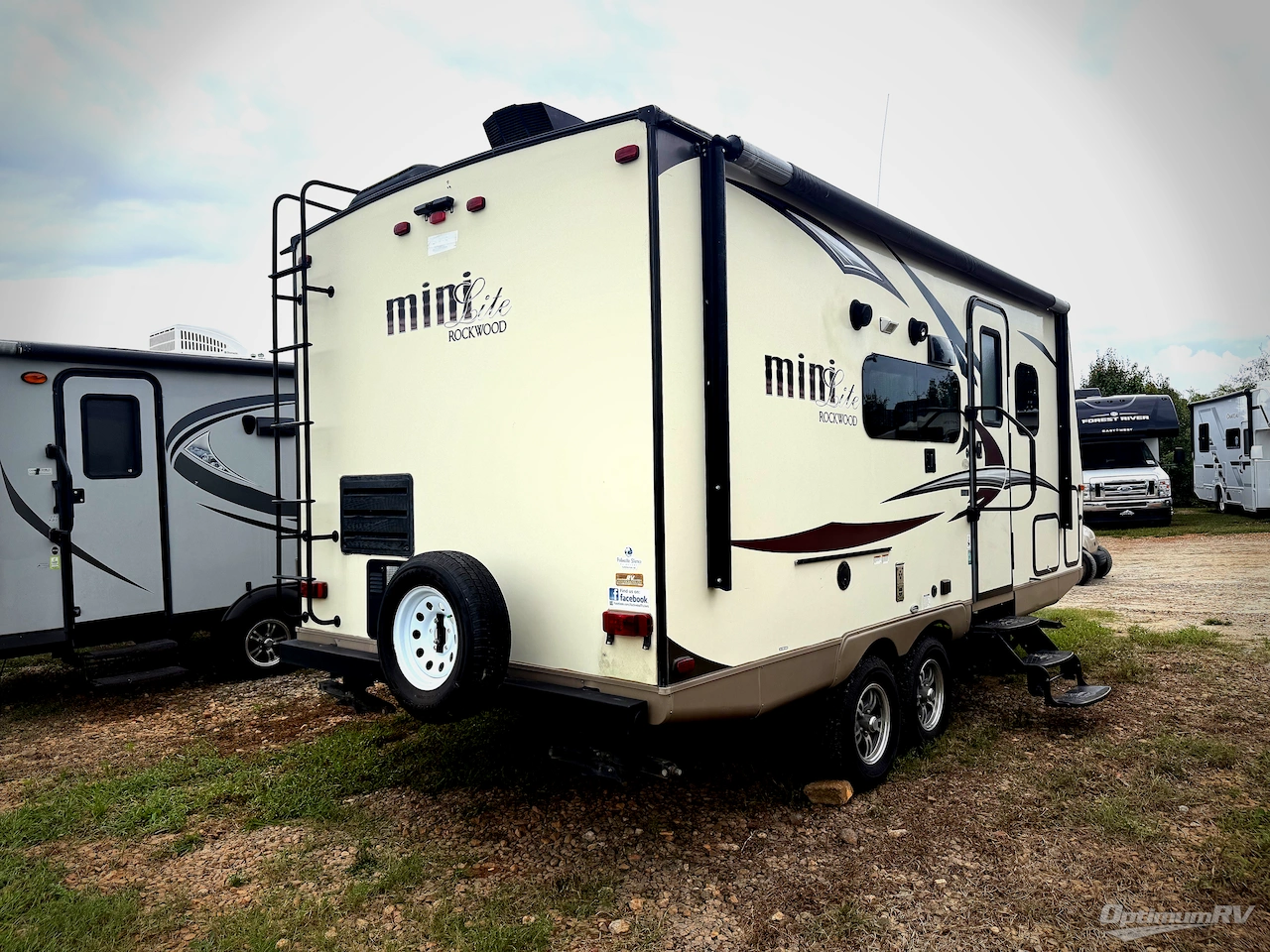 2017 Forest River Rockwood Mini Lite 2104S Photo 2