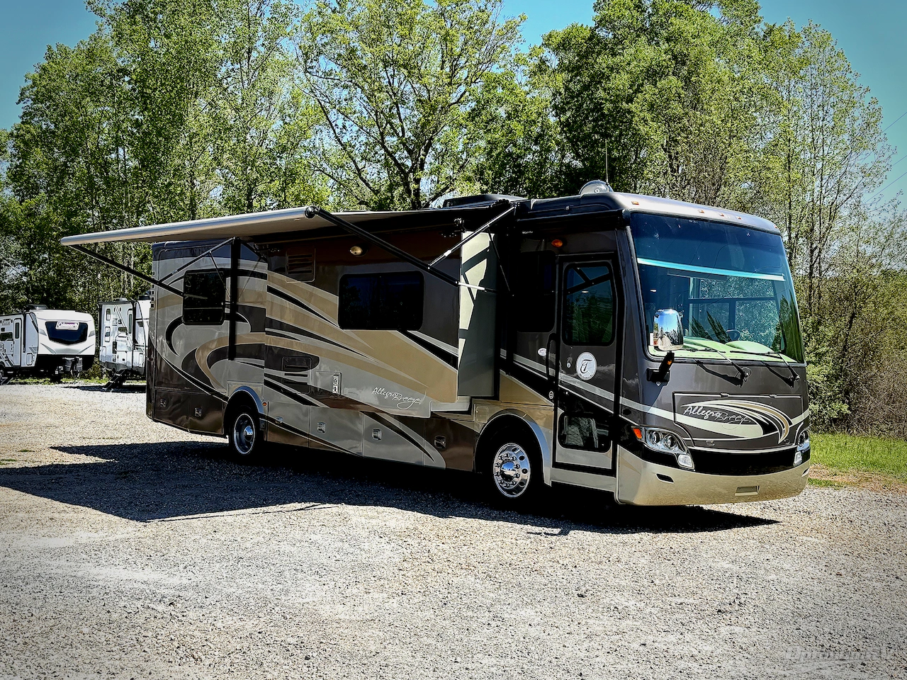 2013 Tiffin Allegro Breeze 32 BR Photo 1