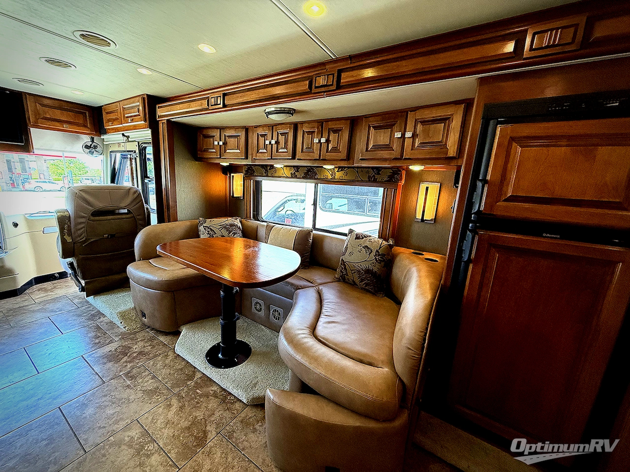 2013 Tiffin Allegro Breeze 32 BR Photo 6