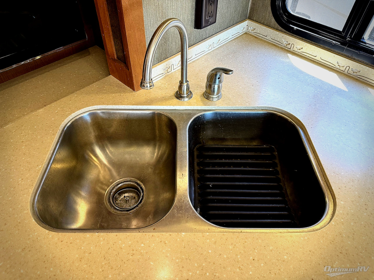 2013 Tiffin Allegro Breeze 32 BR Photo 10
