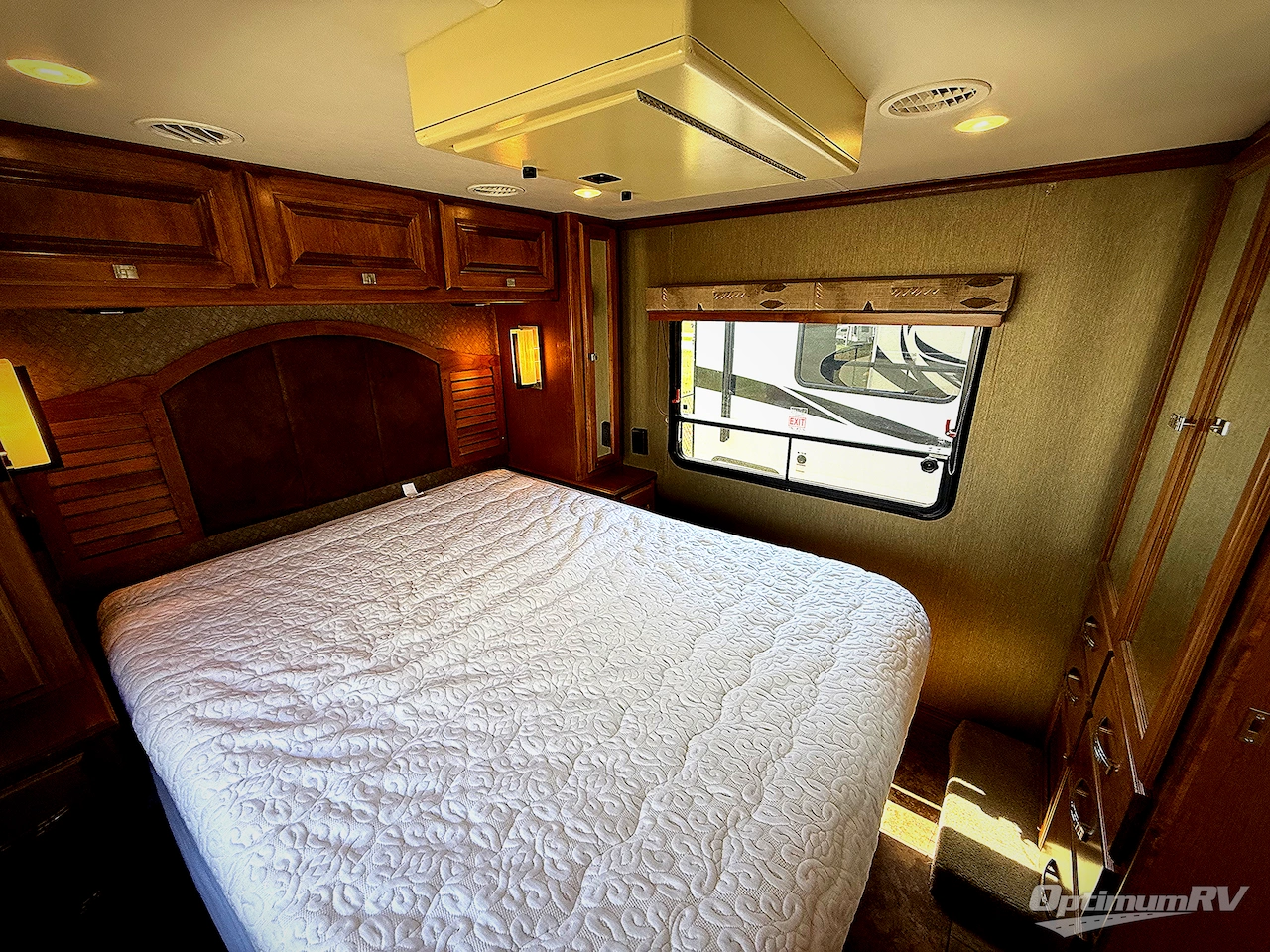 2013 Tiffin Allegro Breeze 32 BR Photo 18