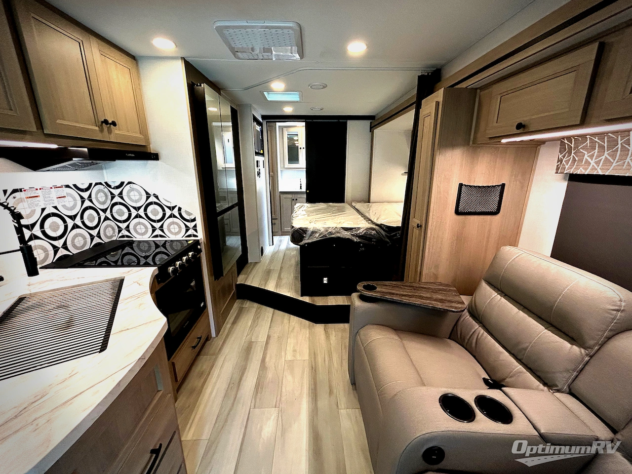 2026 Forest River Sunseeker Classic 2440DS Photo 4