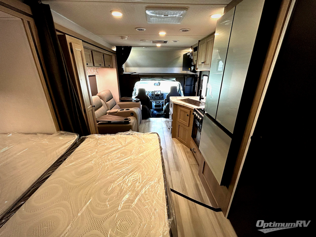 2026 Forest River Sunseeker Classic 2440DS Photo 5
