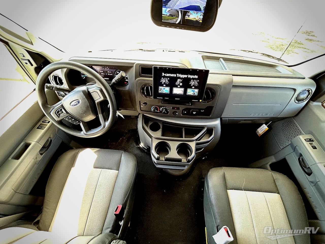 2026 Forest River Sunseeker Classic 2440DS Photo 8