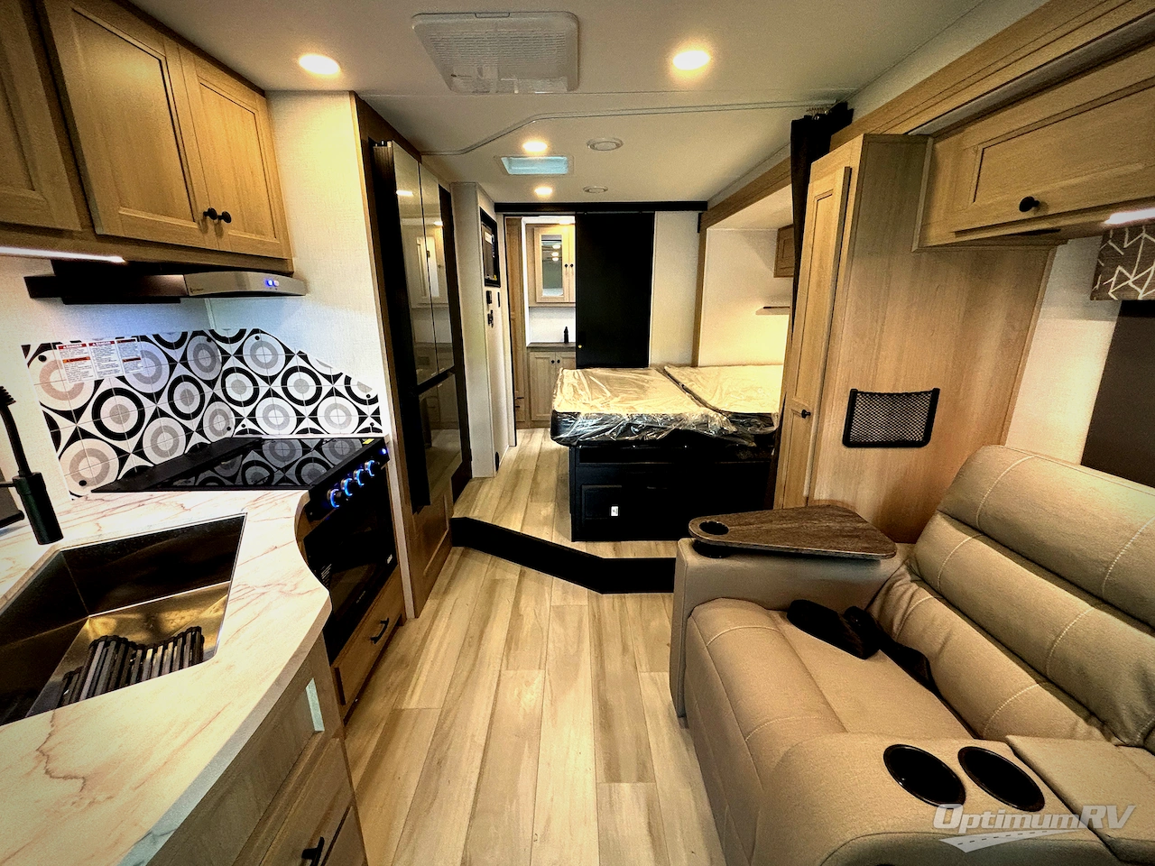 2027 Forest River Sunseeker 2440DS Photo 4