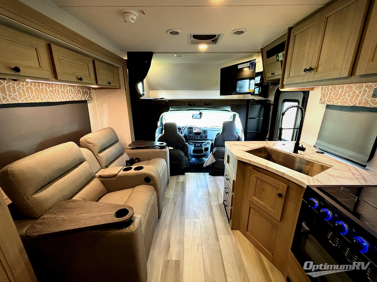 2027 Forest River Sunseeker 2440DS Photo 5