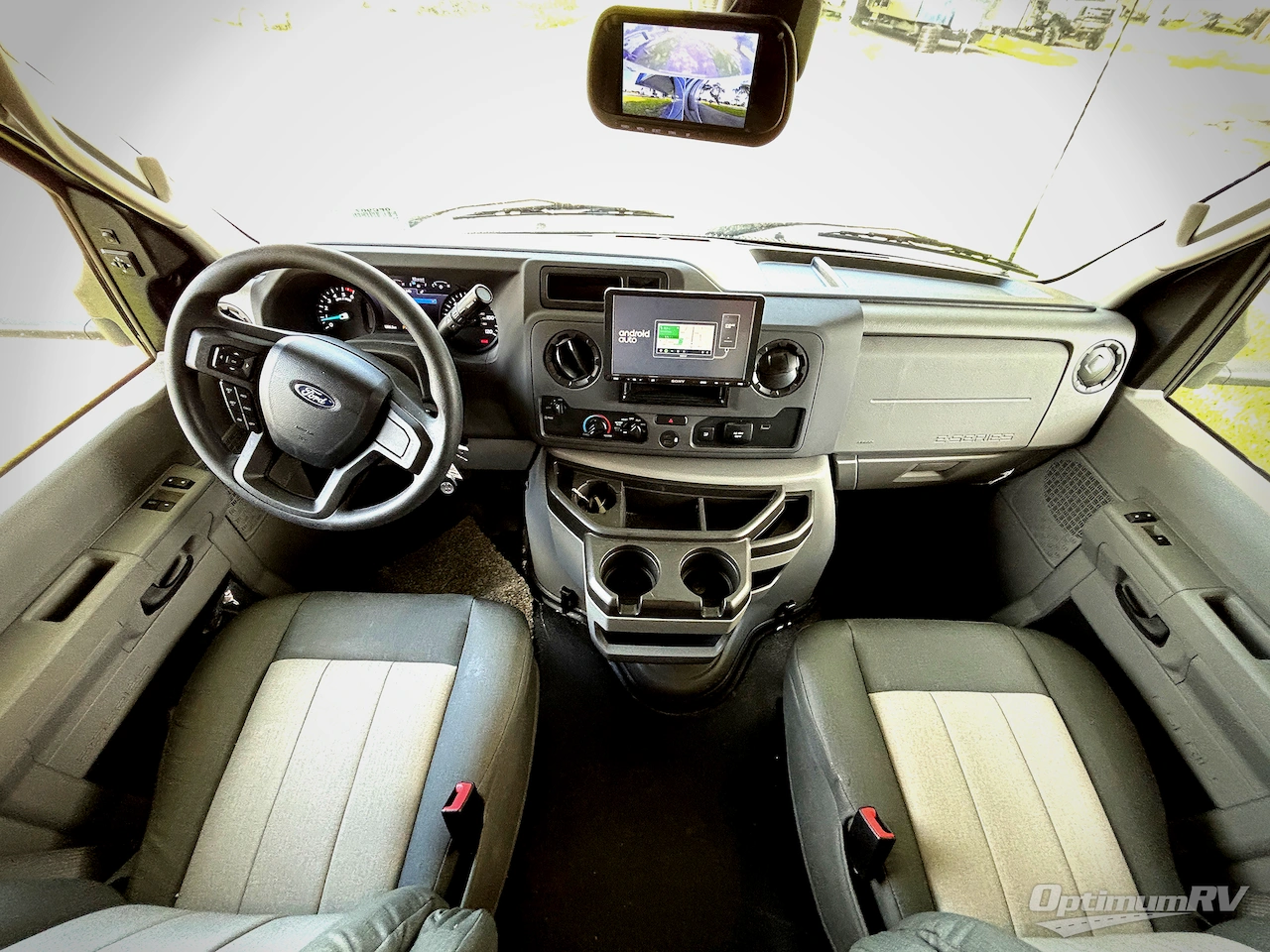 2027 Forest River Sunseeker 2440DS Photo 8
