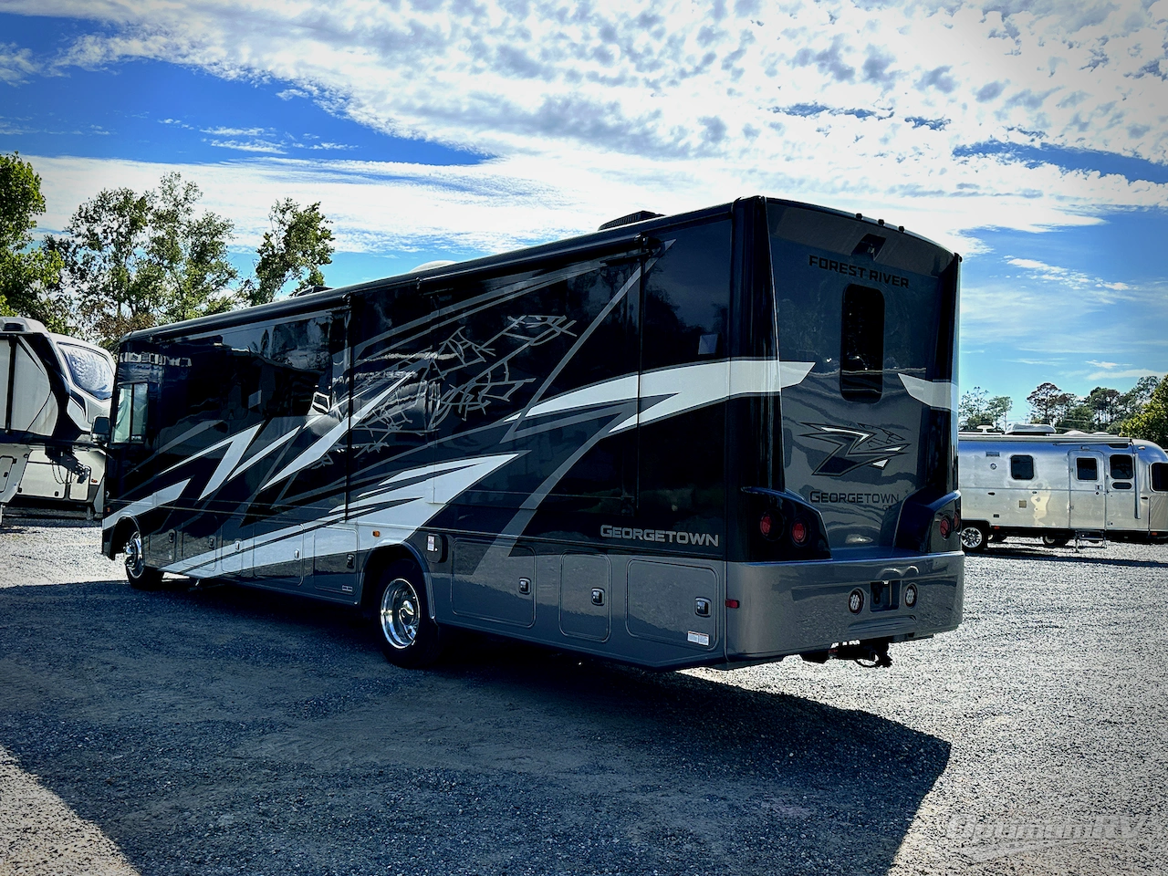 2025 Forest River Georgetown 5 Series 34M5 Photo 3