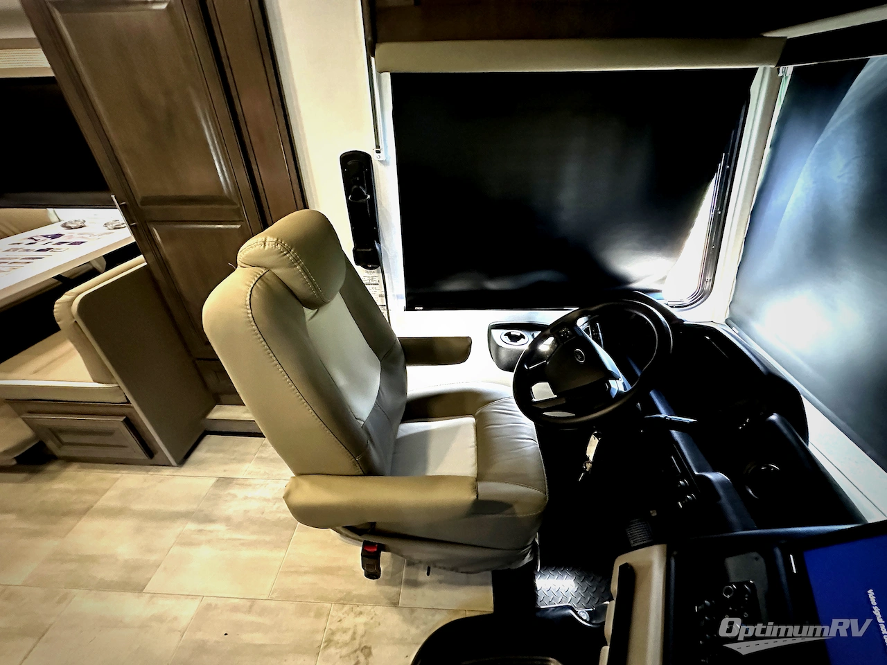 2025 Forest River Georgetown 5 Series 34M5 Photo 4