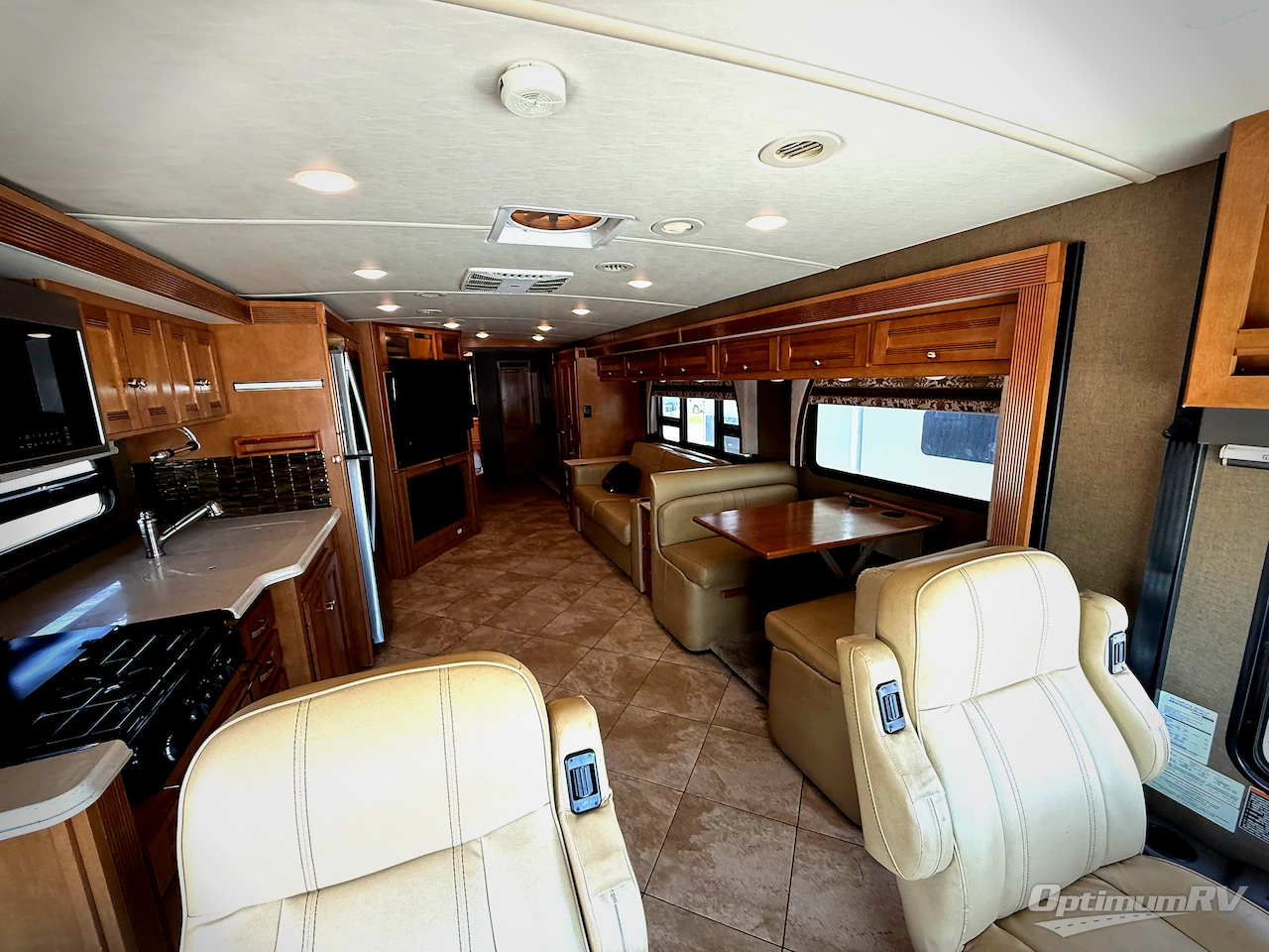 2018 Winnebago Forza 38F Photo 4