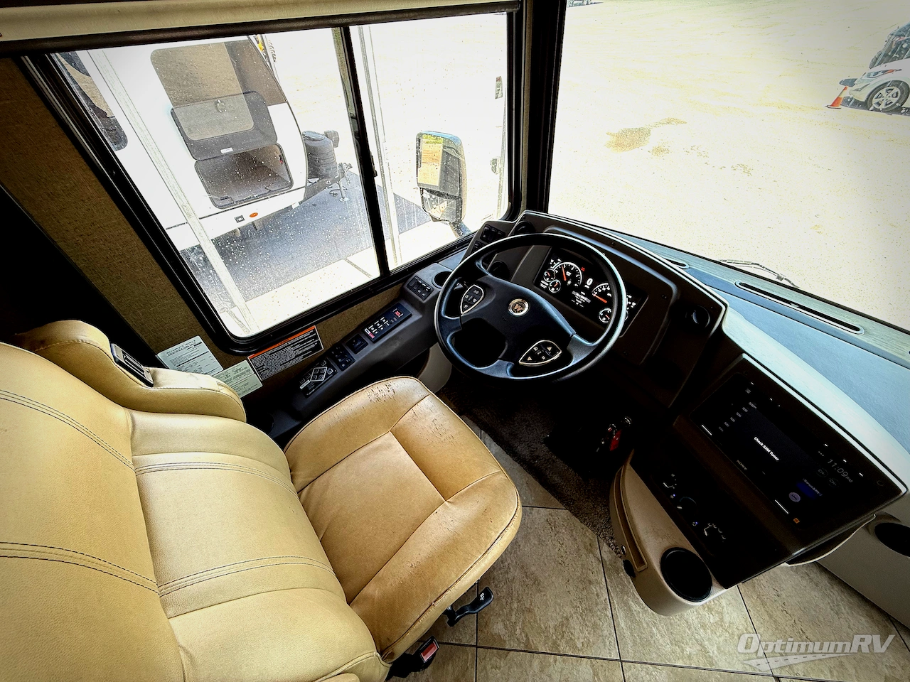 2018 Winnebago Forza 38F Photo 5