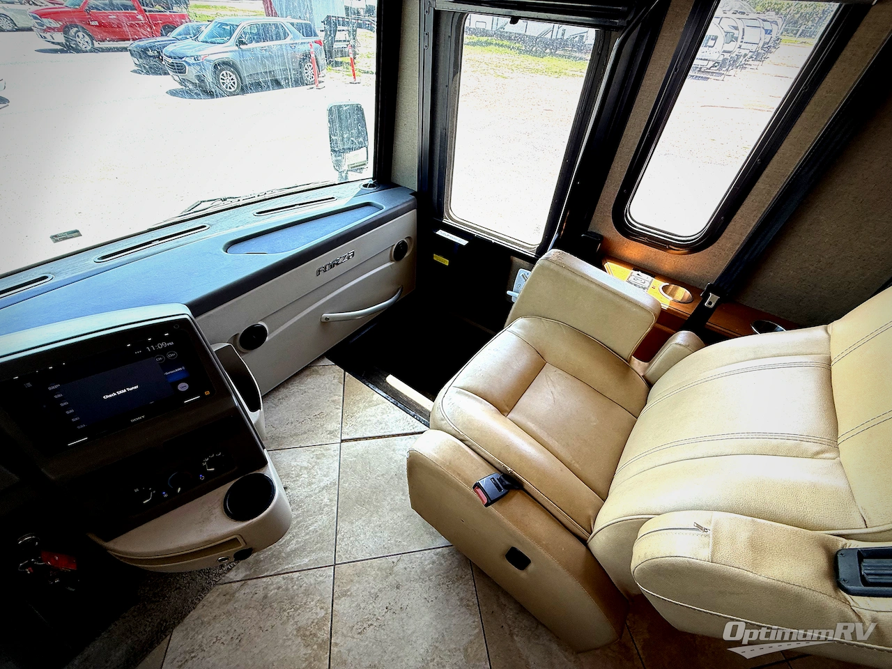 2018 Winnebago Forza 38F Photo 7