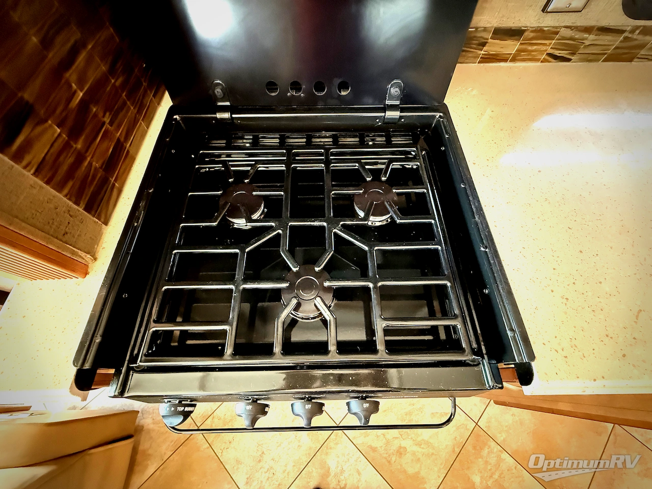 2018 Winnebago Forza 38F Photo 11