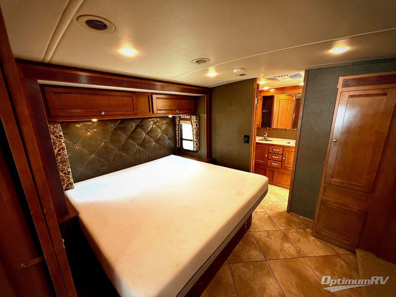 2018 Winnebago Forza 38F Photo 16