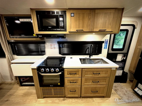 2027 Forest River Flagstaff Micro Lite 22FBS RV Photo 3