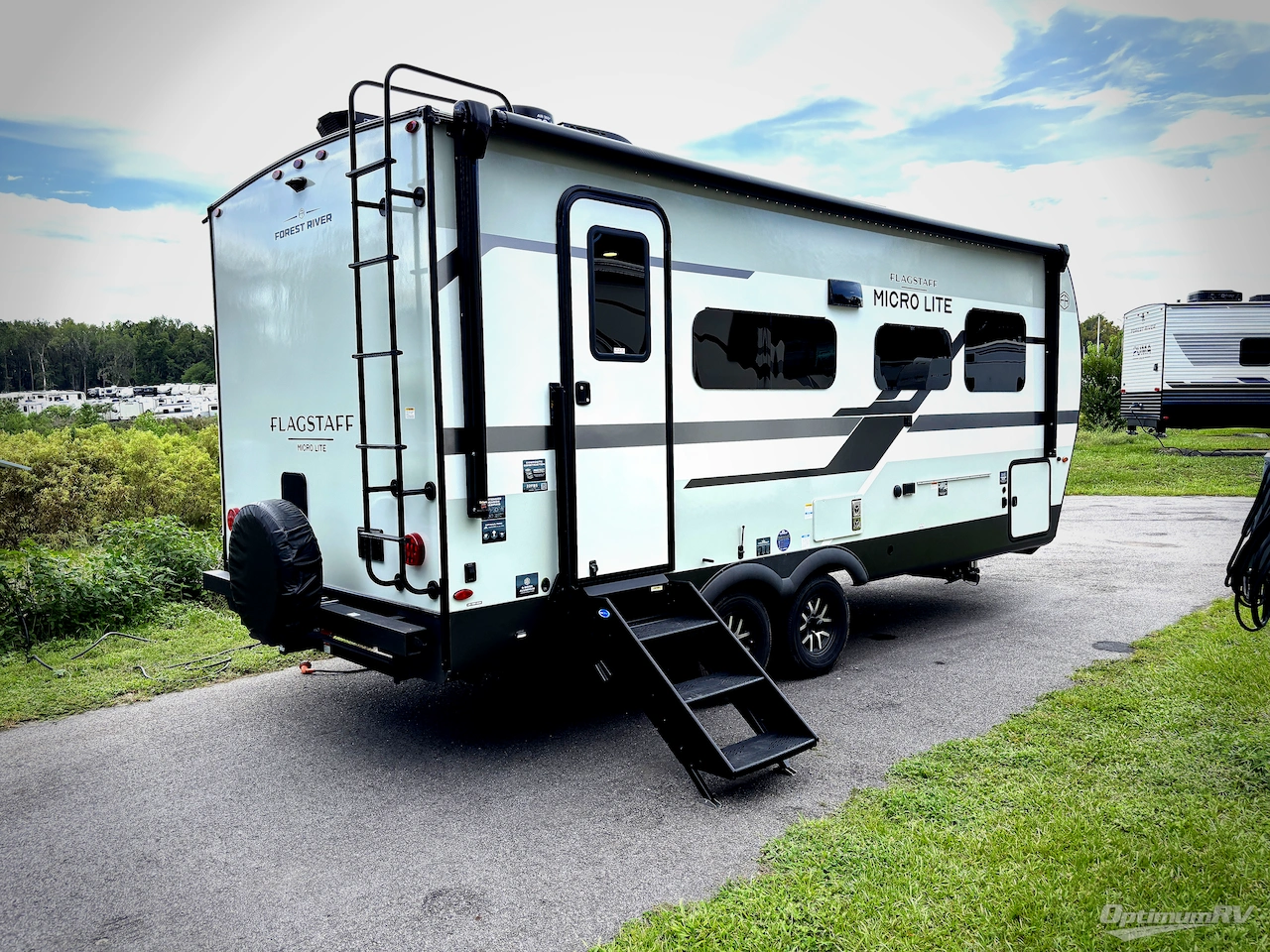 2027 Forest River Flagstaff Micro Lite 22FBS Photo 2