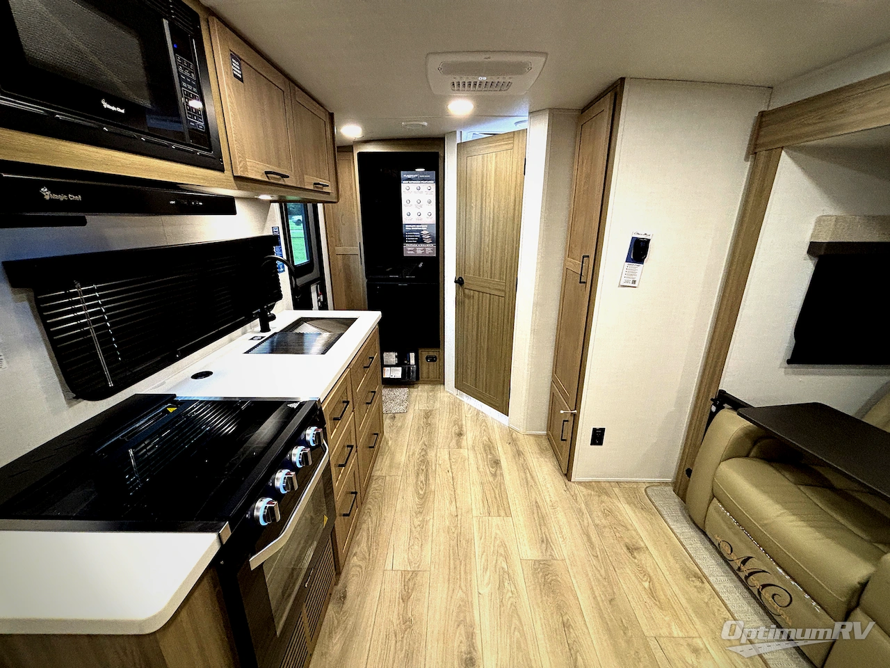 2027 Forest River Flagstaff Micro Lite 22FBS Photo 3