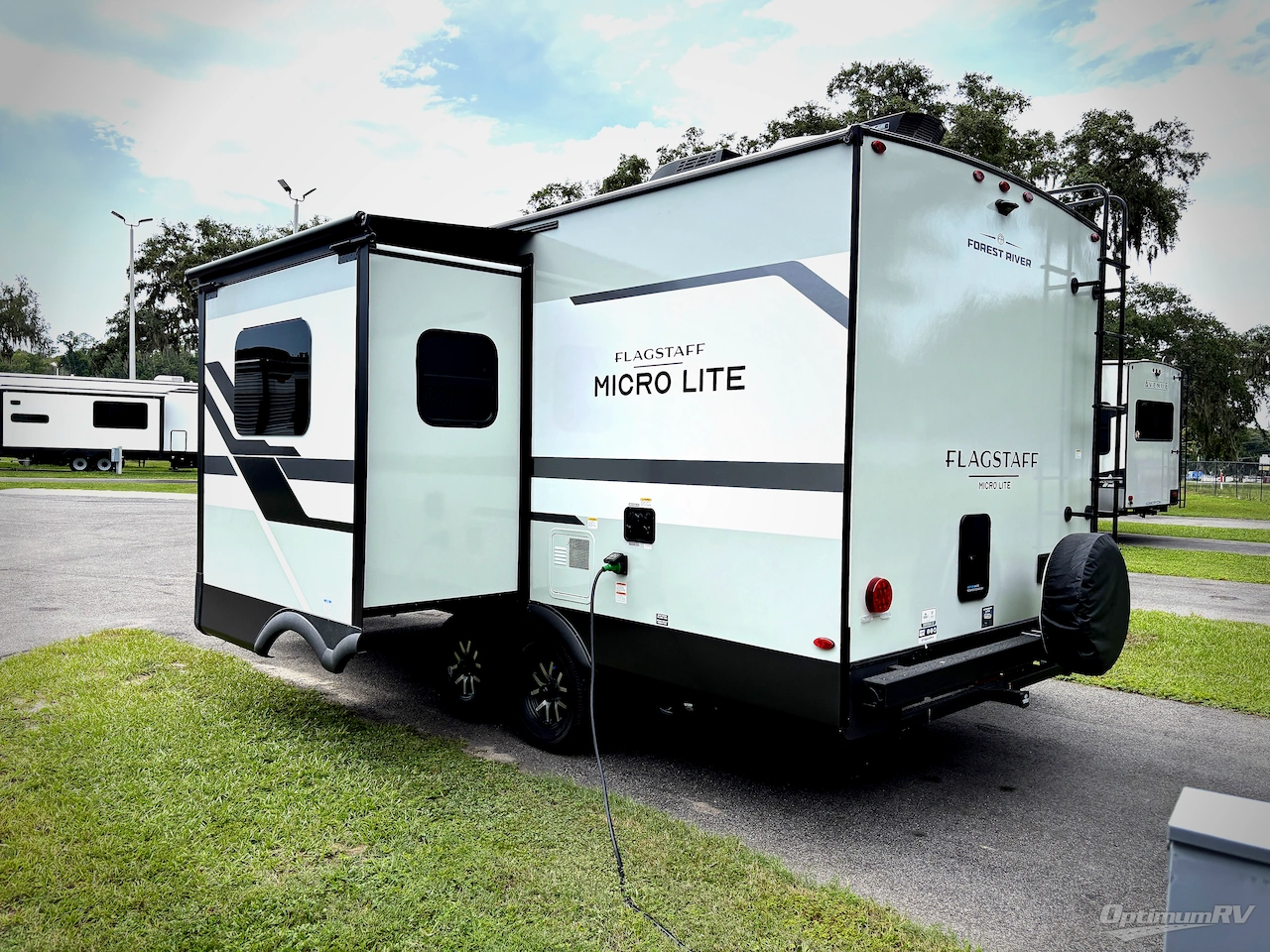 2027 Forest River Flagstaff Micro Lite 22FBS Photo 3
