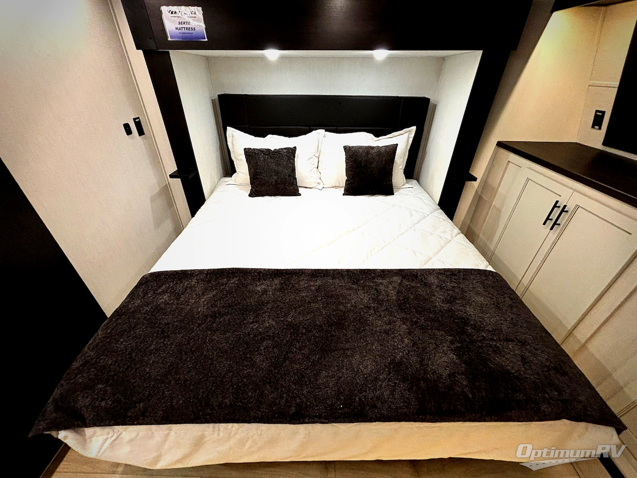 2026 Forest River Cherokee Vengeance 4413 Photo 9