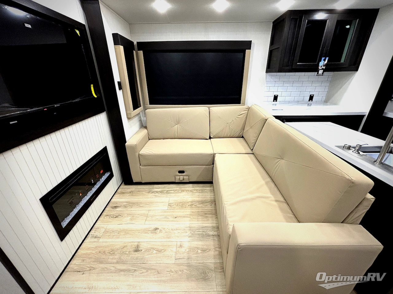 2026 Forest River Cherokee Vengeance 4413 Photo 17