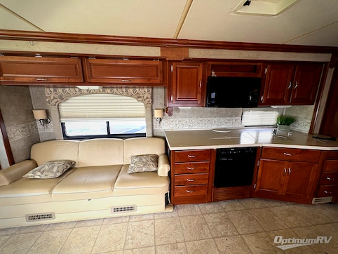 2006 Fleetwood Bounder Diesel 38N RV Photo 3