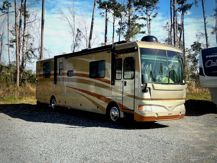 2006 Fleetwood Bounder Diesel 38N RV Photo 1