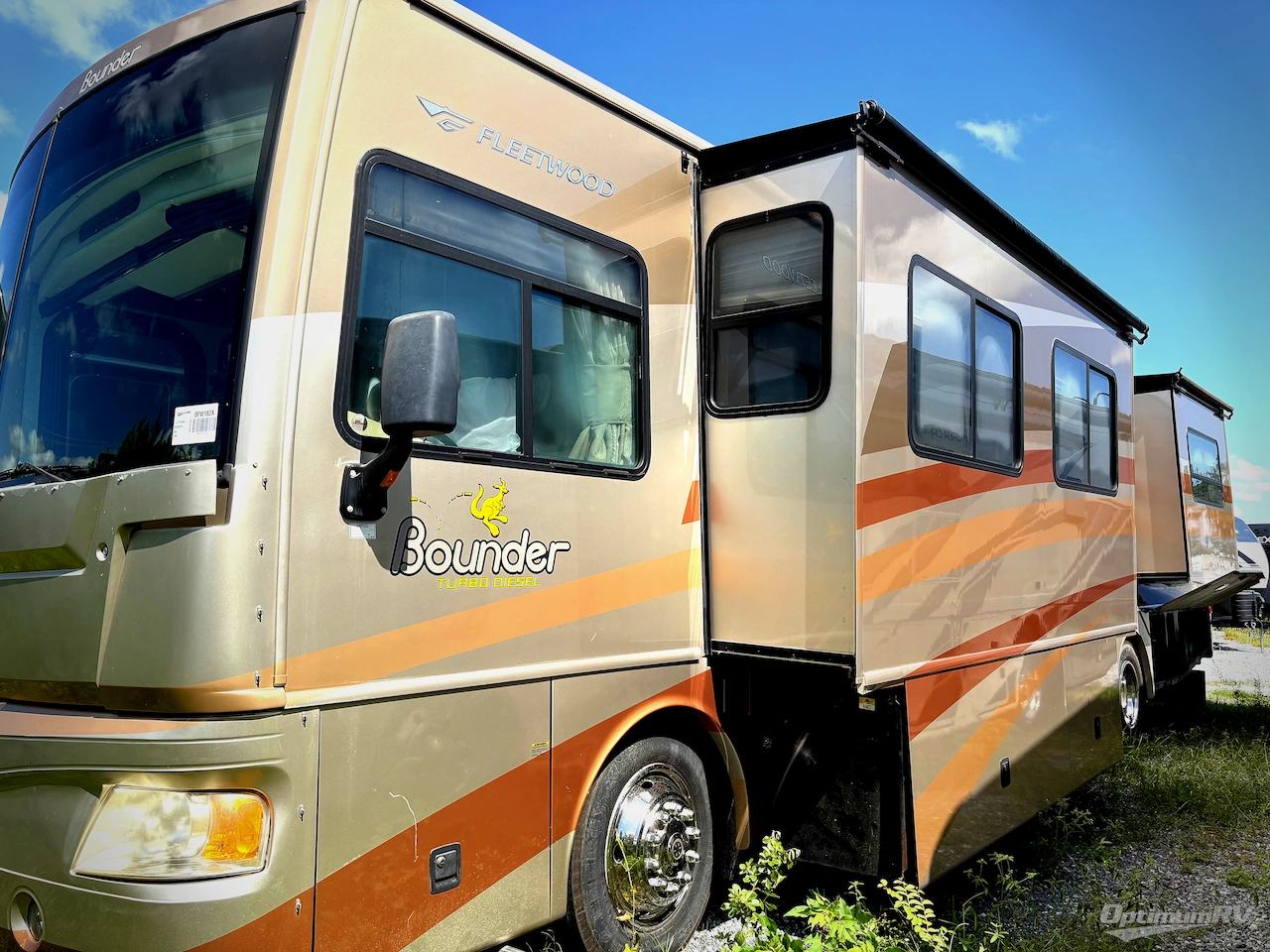 2006 Fleetwood Bounder Diesel 38N Photo 2