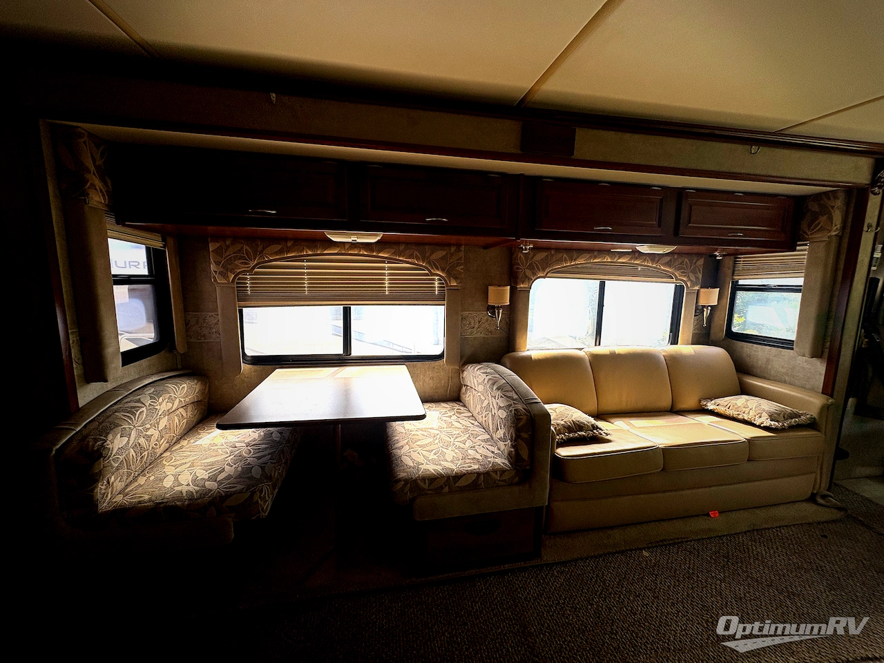 2006 Fleetwood Bounder Diesel 38N Photo 6
