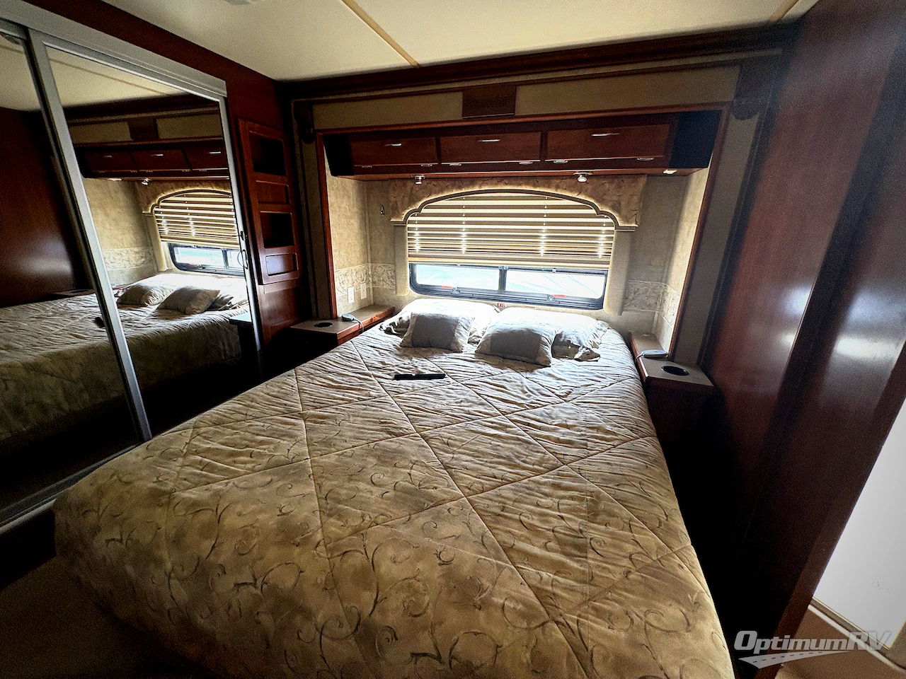 2006 Fleetwood Bounder Diesel 38N Photo 10