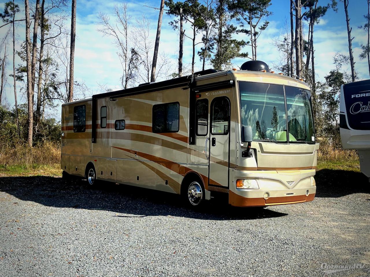 2006 Fleetwood Bounder Diesel 38N Photo 1
